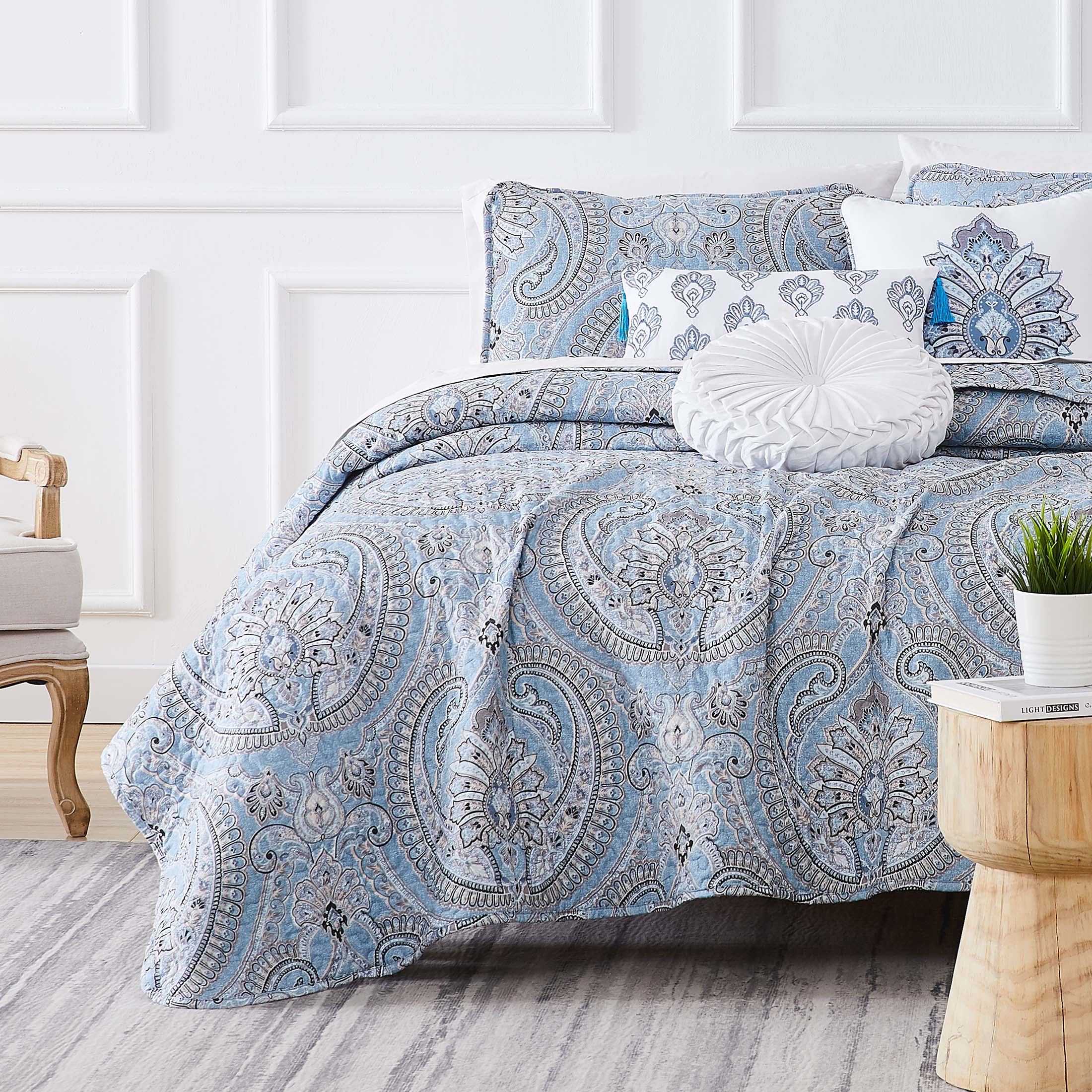 Pure Melody 6-Piece Quilt Bedding Set