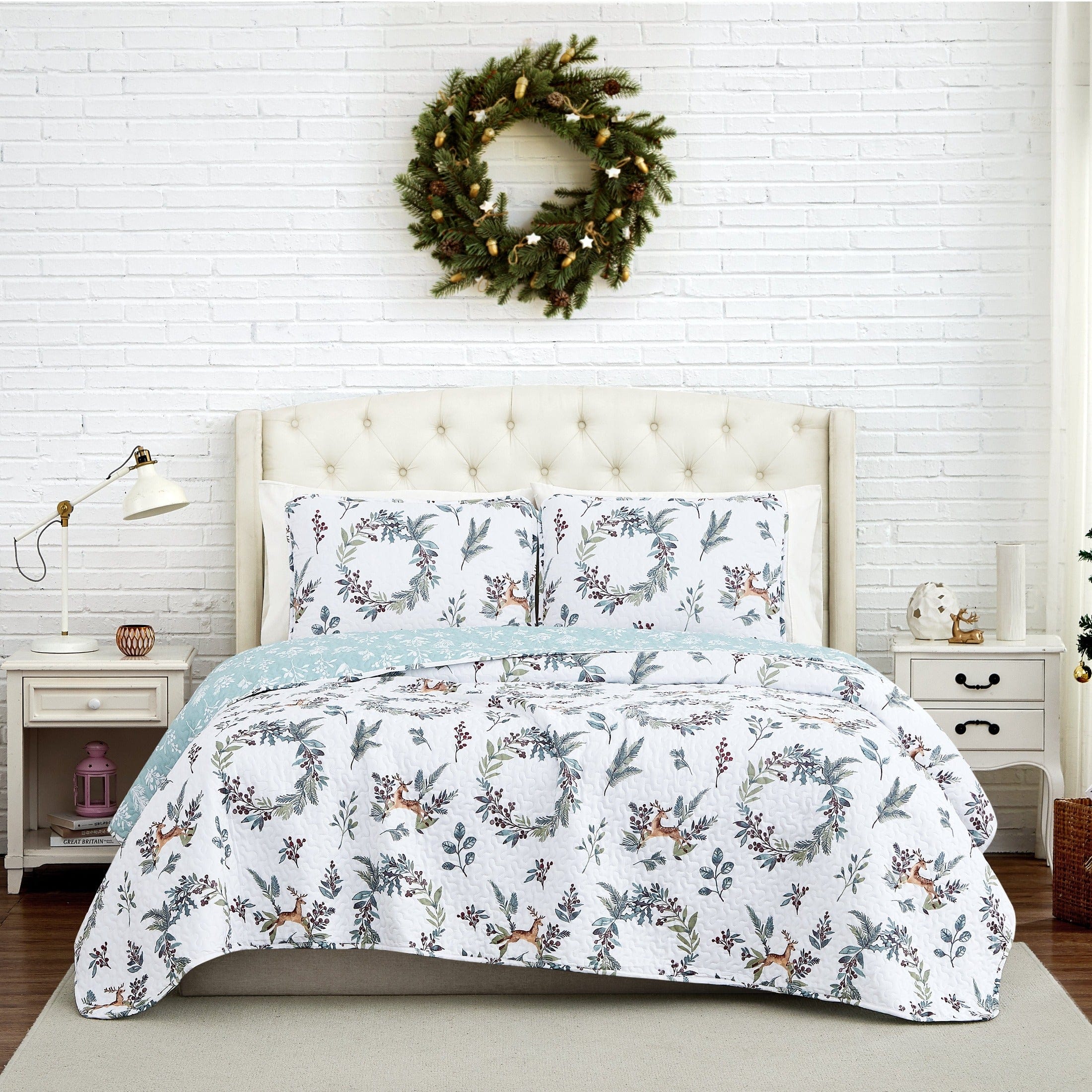 Happy Holidays Oversized Quilt Set