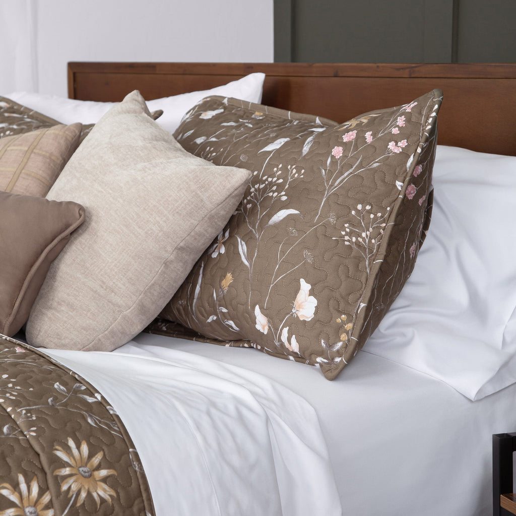 Secret Meadow Quilt Set