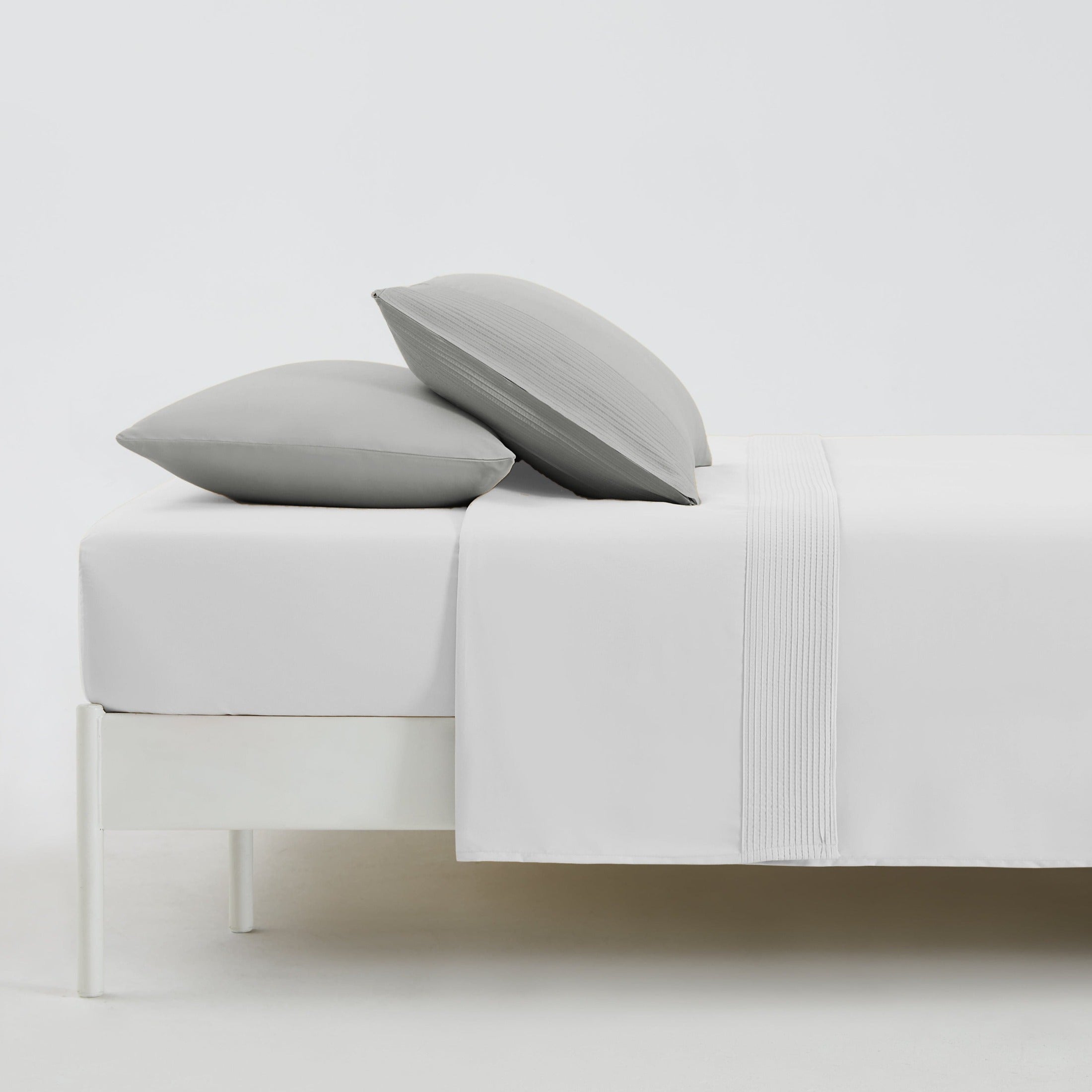 Vilano Extra Deep Pocket Pleated Sheet Set