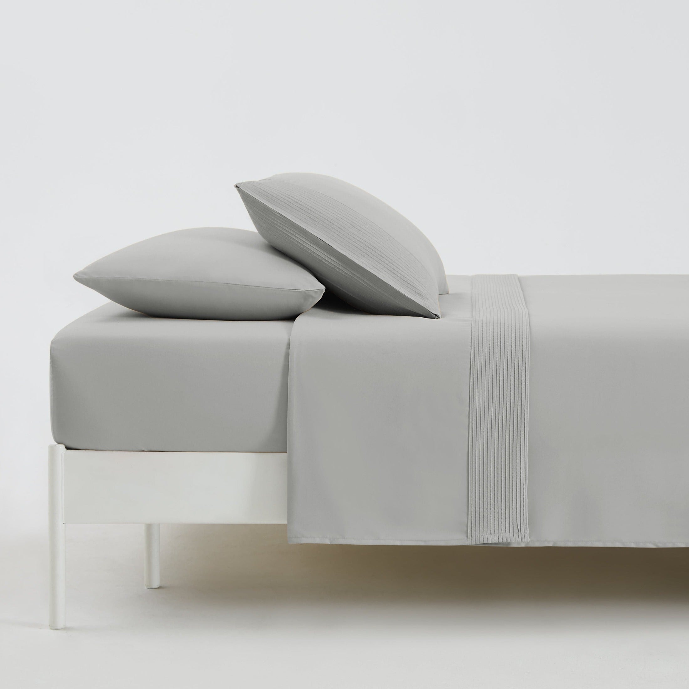 Vilano Extra Deep Pocket Pleated Sheet Set