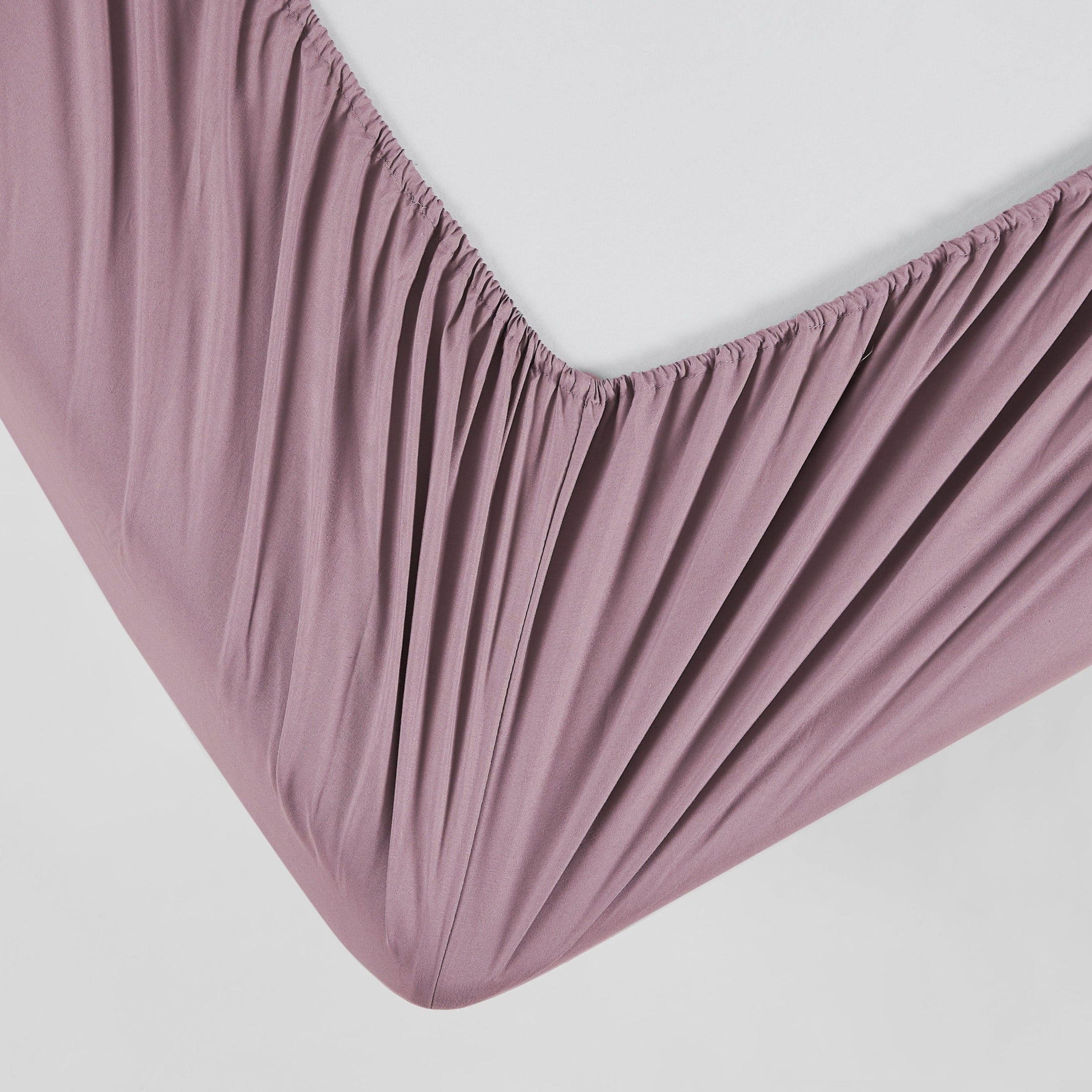 Vilano Extra Deep Pocket Pleated Sheet Set