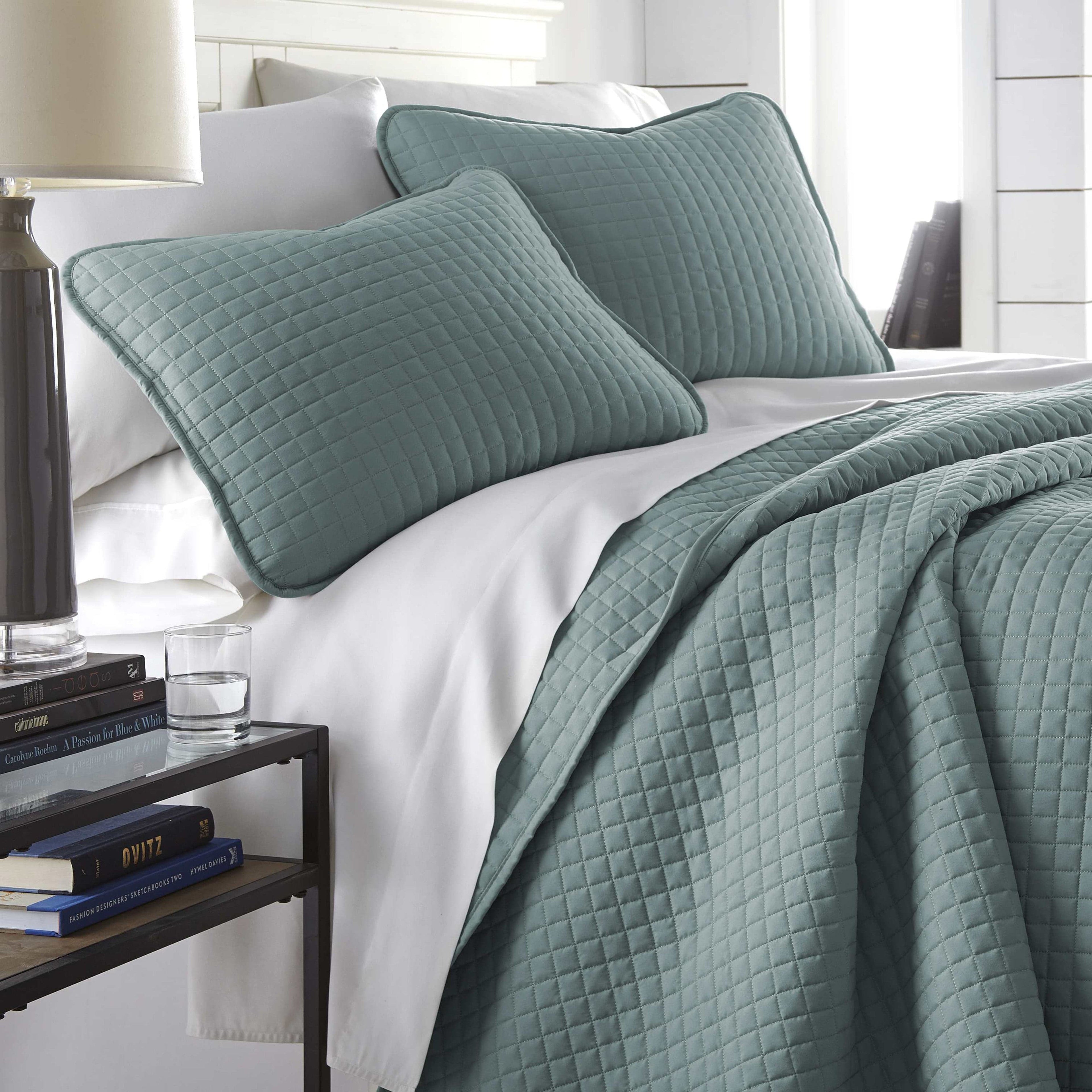 Side View of Vilano Oversized Quilt Set in Steel Blue #color_vilano-steel-blue