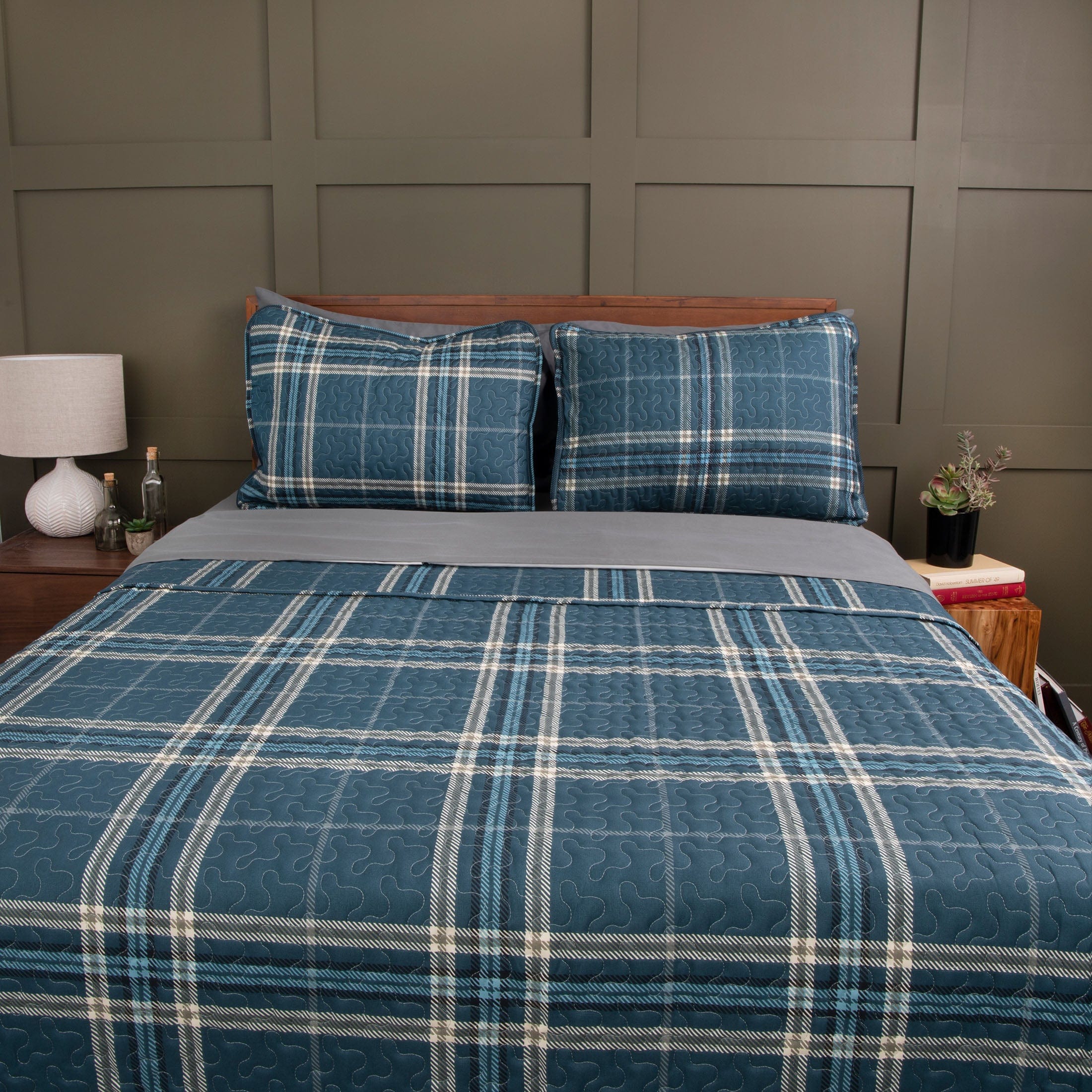 Vilano Plaid Quilt Set