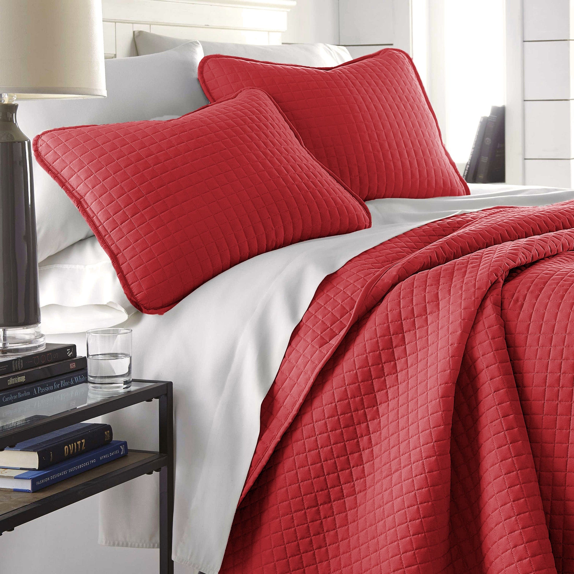 Side View of Vilano Oversized Quilt Set in Chili Pepper #color_vilano-chili-pepper